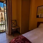 Maison d'hôtes Restaurante Puerta Del Alcazar 3*