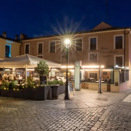 Restaurante Puerta Del Alcázar Pensión Ávila