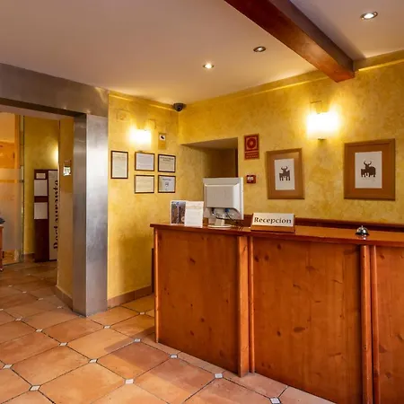 Restaurante Puerta Del Alcazar Penzion Ávila