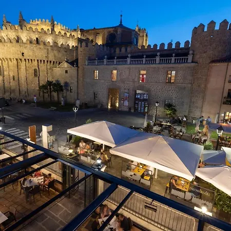 Guest house Restaurante Puerta Del Alcazar 2*