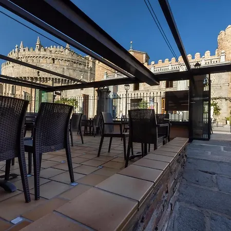 Restaurante Puerta Del Alcazar 2*