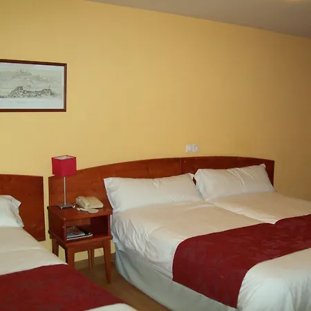 Guest house Restaurante Puerta Del Alcazar 3*