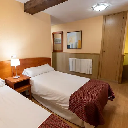 Guest house Restaurante Puerta Del Alcazar Avila