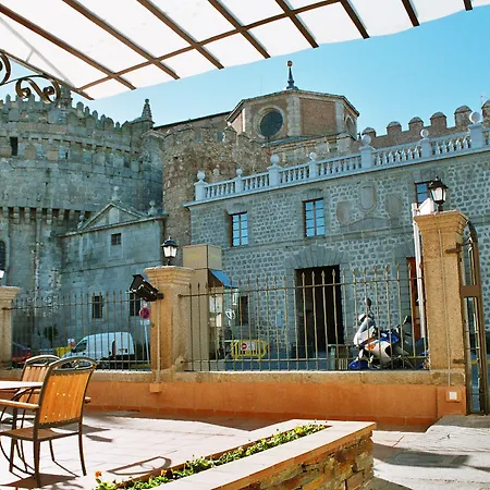 阿卡萨之门旅馆及餐厅 Ávila