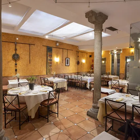 Restaurante Puerta Del Alcazar Gasthof Ávila