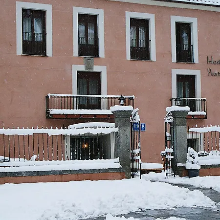 Guest house Restaurante Puerta Del Alcazar 3*