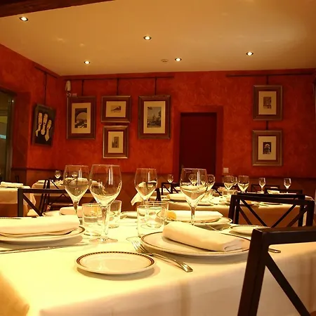 Restaurante Puerta Del Alcazar 2*