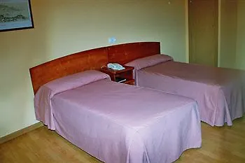 阿卡萨之门旅馆及餐厅 Ávila