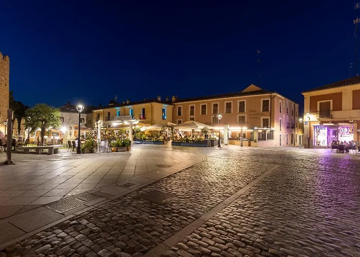 Restaurante Puerta Del Alcazar بيت ضيافة 3*