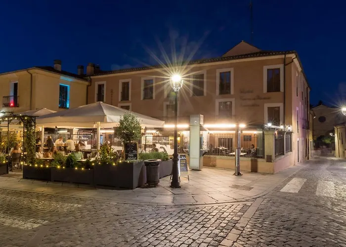 阿卡萨之门旅馆及餐厅 招待所 Ávila