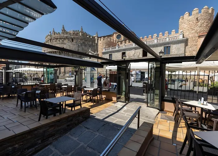 بيت ضيافة Restaurante Puerta Del Alcazar 3*