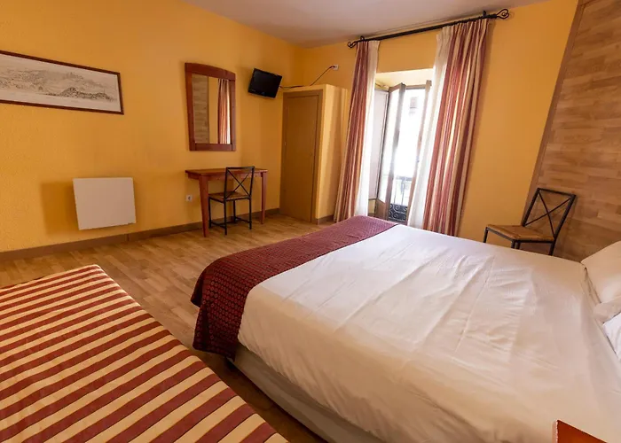 招待所 阿卡萨之门旅馆及餐厅 Ávila