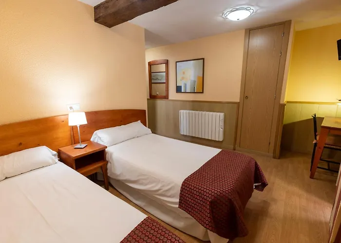 بيت ضيافة Restaurante Puerta Del Alcazar Ávila