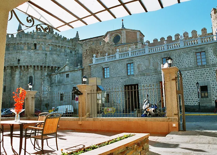 阿卡萨之门旅馆及餐厅 Ávila