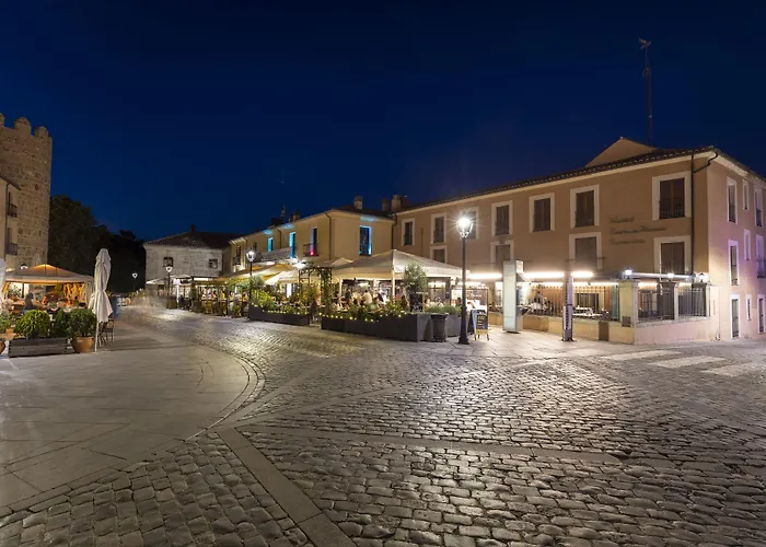 Restaurante Puerta Del Alcazar بيت ضيافة