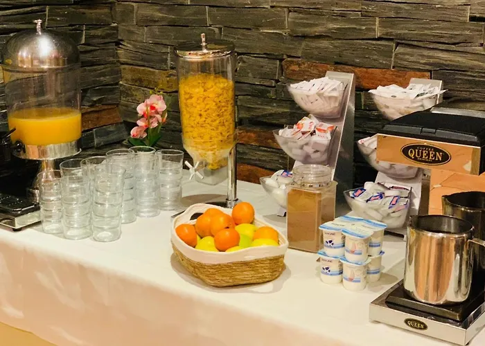 Guest house Restaurante Puerta Del Alcazar 3*