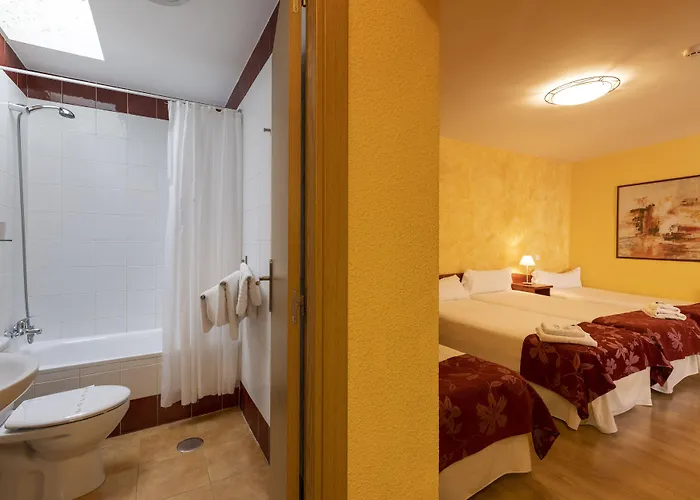 Restaurante Puerta Del Alcazar بيت ضيافة 3*