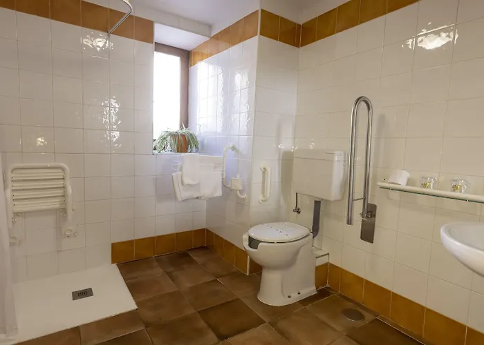 Restaurante Puerta Del Alcazar بيت ضيافة 3*