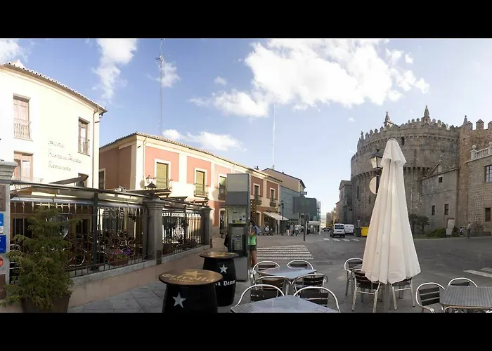 Guest house Restaurante Puerta Del Alcazar 3*